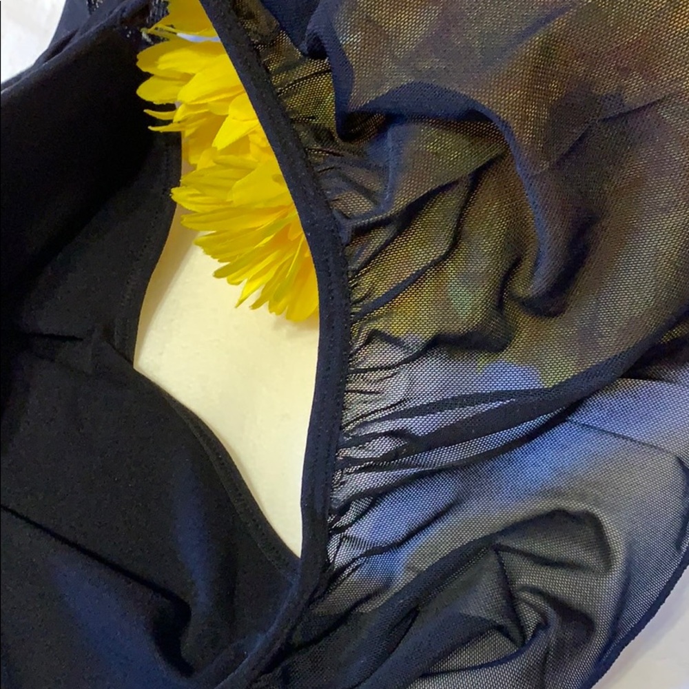 BLACK TULA SEAMLESS STRETCH TOP - Picture 8 of 10